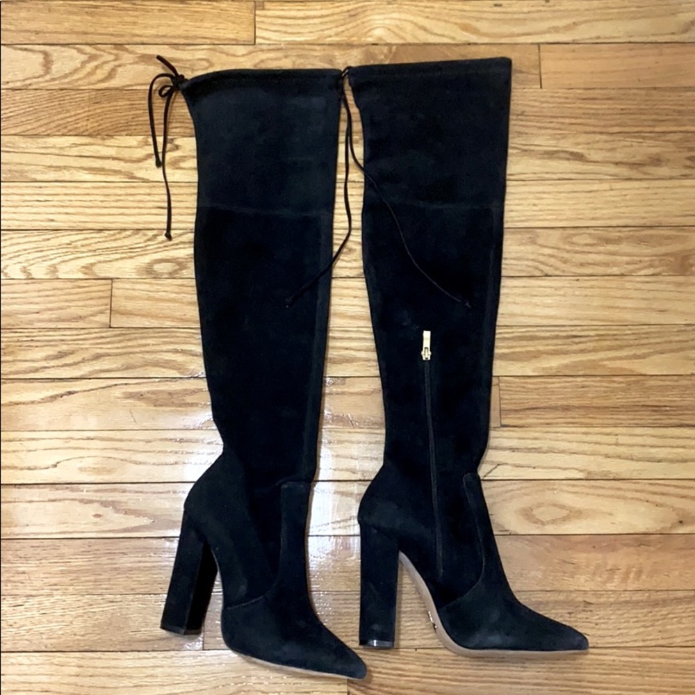 Size 8.5 Nicole Miller Boots
